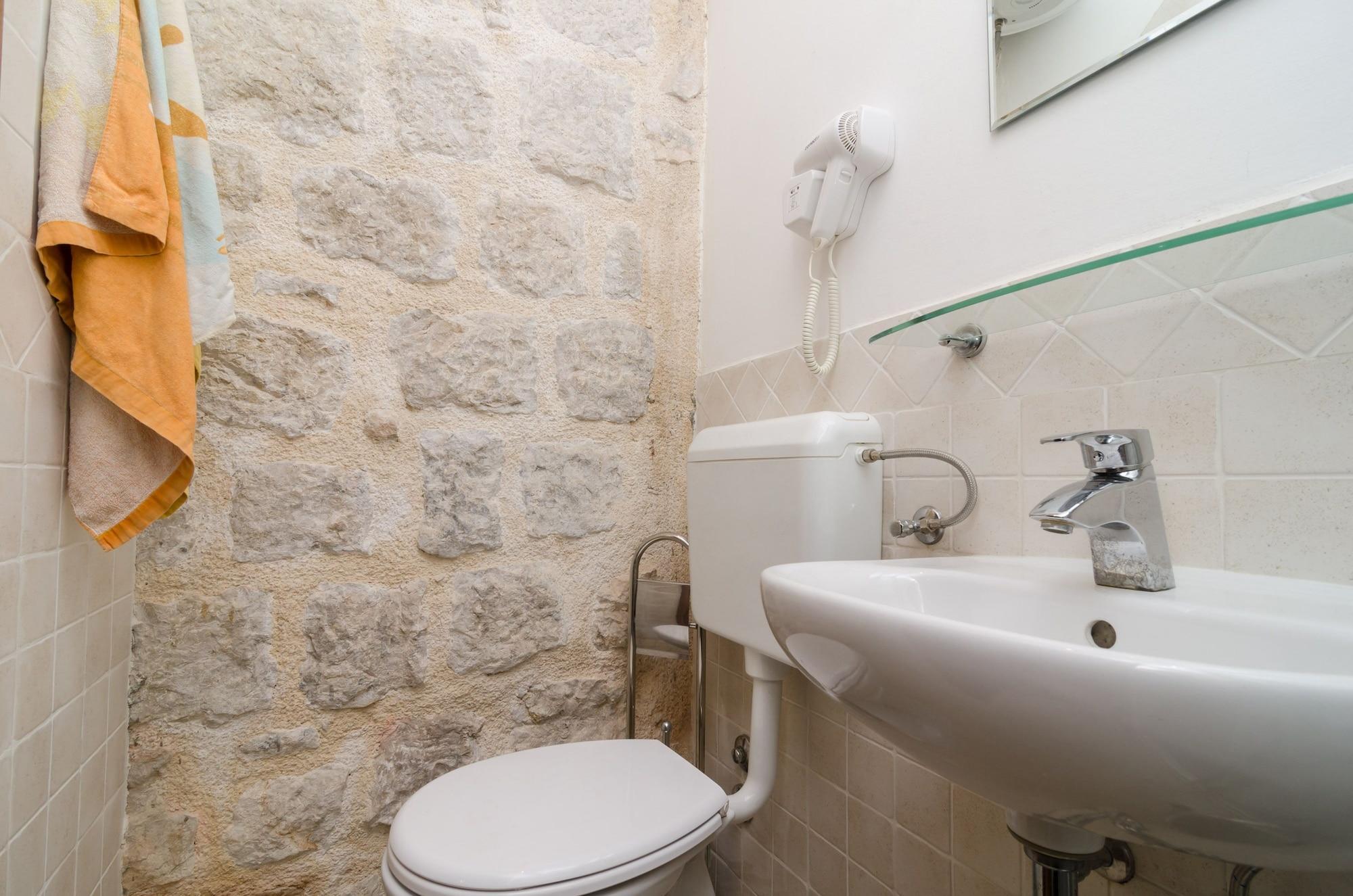 Gostinjska kuća Eddie's Sea View Old Town 3*