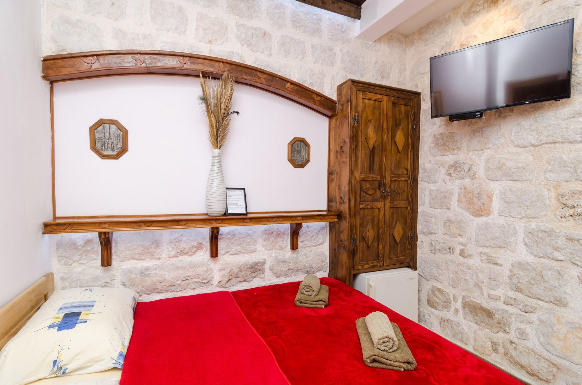 Gostinjska kuća Eddie's Sea View Old Town 3*