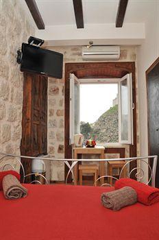 Gostinjska kuća Eddie's Sea View Old Town 3*